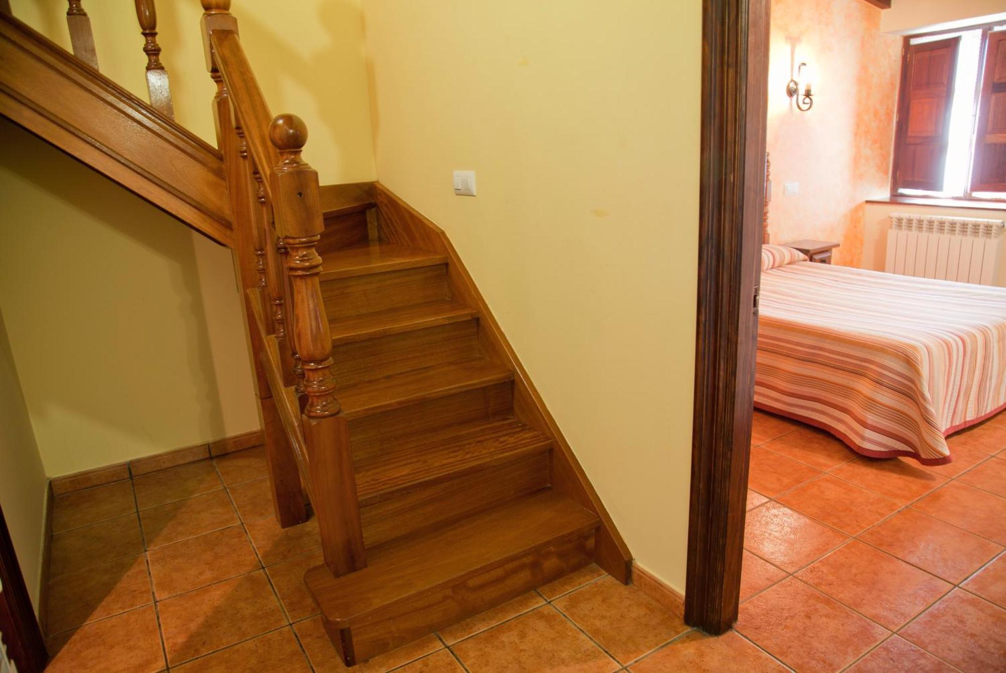 Apartamentos La Roblera Orena Exteriör bild